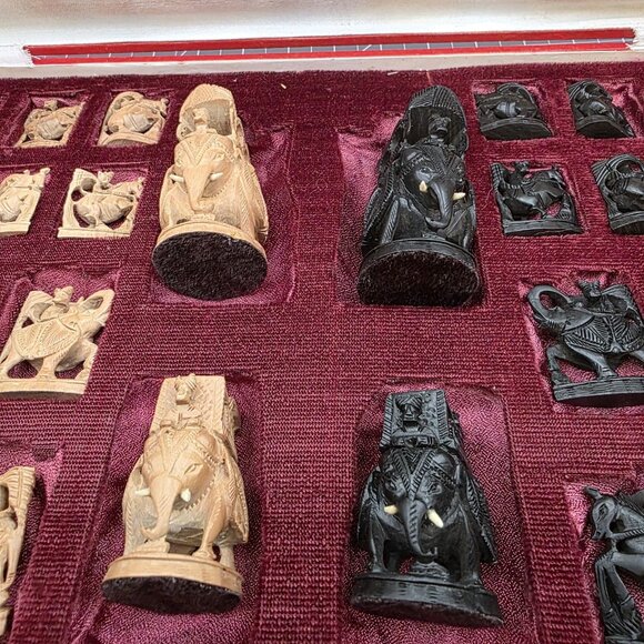 Chess Set Sandalwood Ebony Carved Wood Handmade Indian Mythology Sculpture VTG‎ - Picture 7 of 16